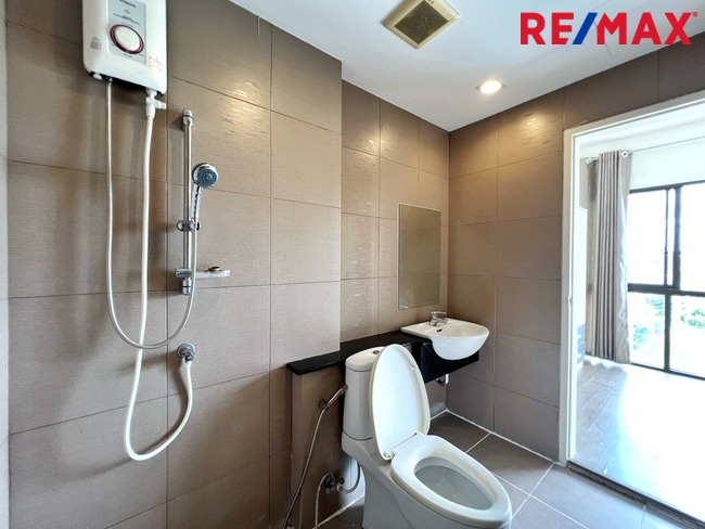 ขายโฮมออฟฟิศ / ทาวน์โฮม 3 ชั้น หลังมุม หน้าบ้านกว้าง 6.25 เมตร โครงการ Lumpini Town Residences บางนา-ศรีนครินทร์ (หลังโรงแรมเมเปิ้ล)