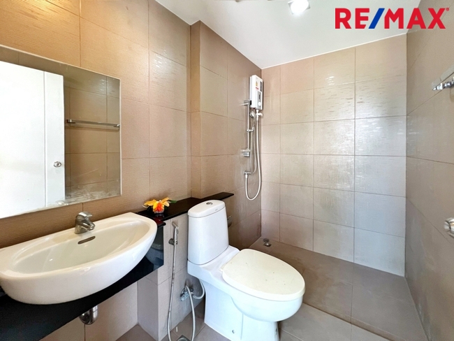 ขายโฮมออฟฟิศ / ทาวน์โฮม 3 ชั้น หลังมุม หน้าบ้านกว้าง 6.25 เมตร โครงการ Lumpini Town Residences บางนา-ศรีนครินทร์ (หลังโรงแรมเมเปิ้ล)