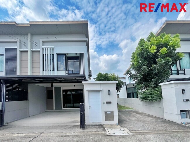 ขายบ้านแฝดหลังมุม เดอะ ทรัสต์ ราชพฤกษ์–รัตนาธิเบศร์ (โครงการ 3) ราคาถูกที่สุดในโครงการ (The Trust Ratchaphruek-Rattanathibet)