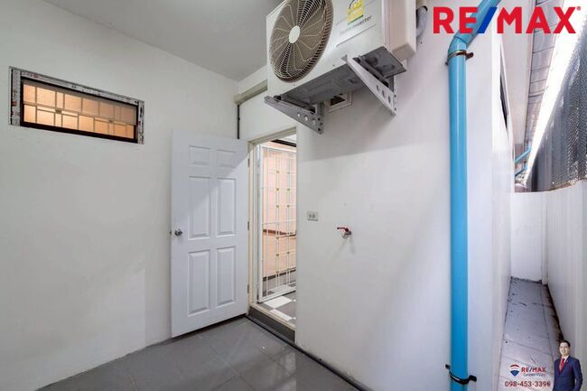 (มาใหม่! NEW Listing! 2025) Paravee ปารวีร์ เพชรเกษม63 ทาวน์โฮมหน้ากว้าง 6 ม. หลังมุม 24.8 ตร.วา (ต่อเติมครัวไทยไว้ให้แล้ว [ราคาพิเศษ!]