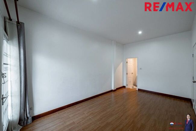 (มาใหม่! NEW Listing! 2025) Paravee ปารวีร์ เพชรเกษม63 ทาวน์โฮมหน้ากว้าง 6 ม. หลังมุม 24.8 ตร.วา (ต่อเติมครัวไทยไว้ให้แล้ว [ราคาพิเศษ!]