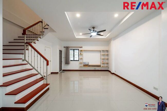 (มาใหม่! NEW Listing! 2025) Paravee ปารวีร์ เพชรเกษม63 ทาวน์โฮมหน้ากว้าง 6 ม. หลังมุม 24.8 ตร.วา (ต่อเติมครัวไทยไว้ให้แล้ว [ราคาพิเศษ!]