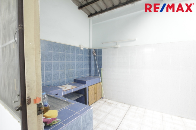 ทาวน์โฮมเพชรเกษม112 พุทธมณฑลสาย4 บ้านสุชา3ชั้น ต่อเติมแล้ว บ้านสภาพดี ใกล้มหาวิทยาลัยธนบุรี วิทยาลัยเทคโนโลยีหมู่บ้านครู คุ้มค่าราคาถูก