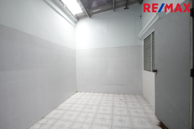 ทาวน์โฮมเพชรเกษม112 พุทธมณฑลสาย4 บ้านสุชา3ชั้น ต่อเติมแล้ว บ้านสภาพดี ใกล้มหาวิทยาลัยธนบุรี วิทยาลัยเทคโนโลยีหมู่บ้านครู คุ้มค่าราคาถูก