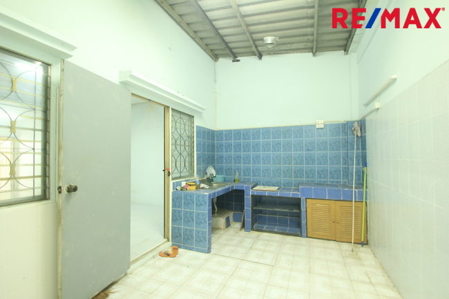 ทาวน์โฮมเพชรเกษม112 พุทธมณฑลสาย4 บ้านสุชา3ชั้น ต่อเติมแล้ว บ้านสภาพดี ใกล้มหาวิทยาลัยธนบุรี วิทยาลัยเทคโนโลยีหมู่บ้านครู คุ้มค่าราคาถูก