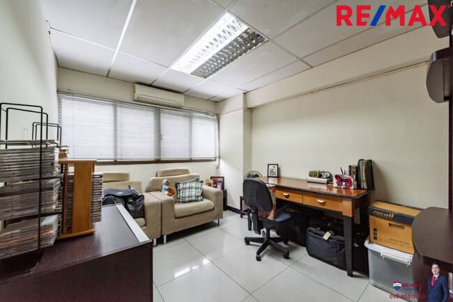 มาใหม่! (New Exclusive Listing! 2024!) Thonglor Tower ทองหล่อ ซ. 18 (ซอยเบนซ์ทองหล่อ) 3 ห้องนอนขนาดใหญ่ ราคาดีที่สุดในโครงการและในสุขุมวิท พร้อมสิทธิ์จอดรถถึง 2 คัน