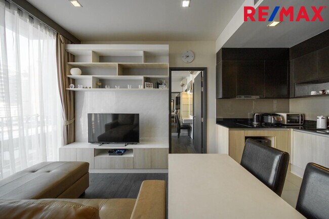 ขายคอนโดสุขุมวิท The Edge Sukhumvit 23 ห้องมุม วิวดี แต่งสวย ติด BTS อโศก และ MRT สุขุมวิท (เช่า 30,000/เดือน)