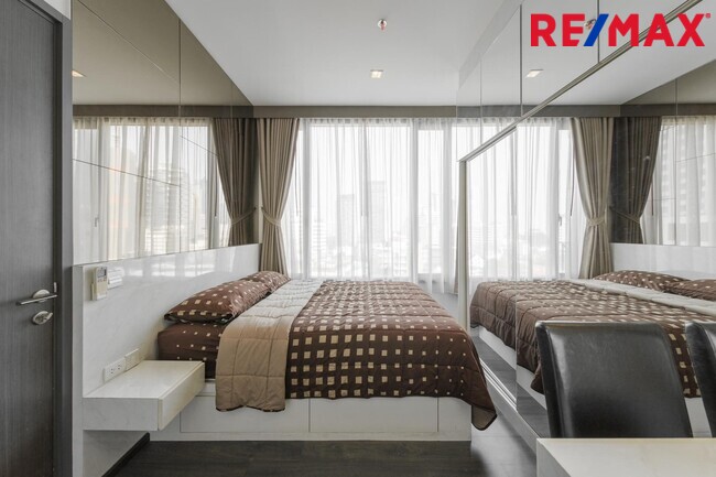 ขายคอนโดสุขุมวิท The Edge Sukhumvit 23 ห้องมุม วิวดี แต่งสวย ติด BTS อโศก และ MRT สุขุมวิท (เช่า 30,000/เดือน)