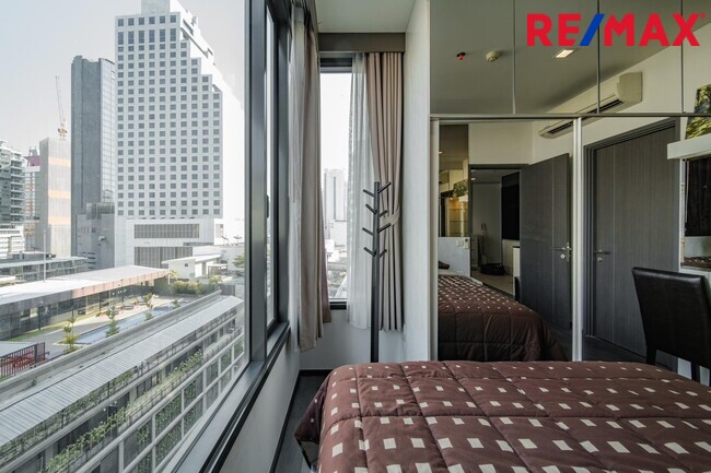 ขายคอนโดสุขุมวิท The Edge Sukhumvit 23 ห้องมุม วิวดี แต่งสวย ติด BTS อโศก และ MRT สุขุมวิท (เช่า 30,000/เดือน)