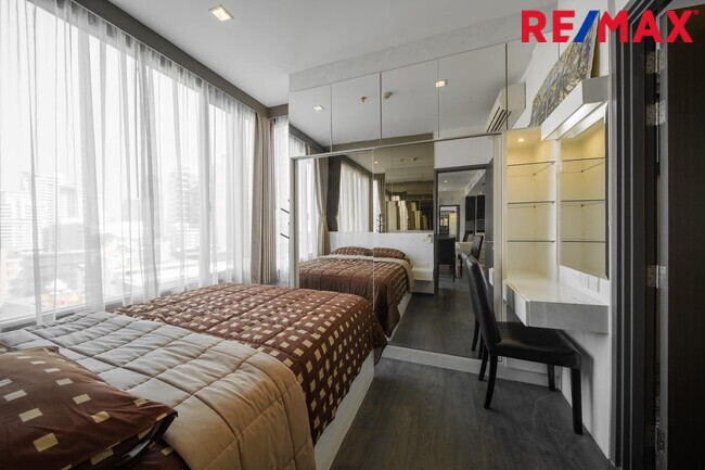 ขายคอนโดสุขุมวิท The Edge Sukhumvit 23 ห้องมุม วิวดี แต่งสวย ติด BTS อโศก และ MRT สุขุมวิท (เช่า 30,000/เดือน)