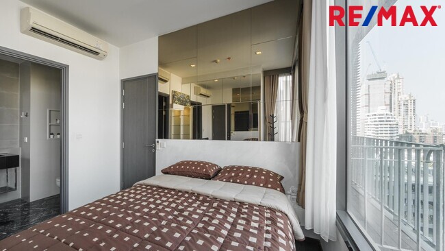 ขายคอนโดสุขุมวิท The Edge Sukhumvit 23 ห้องมุม วิวดี แต่งสวย ติด BTS อโศก และ MRT สุขุมวิท (เช่า 30,000/เดือน)