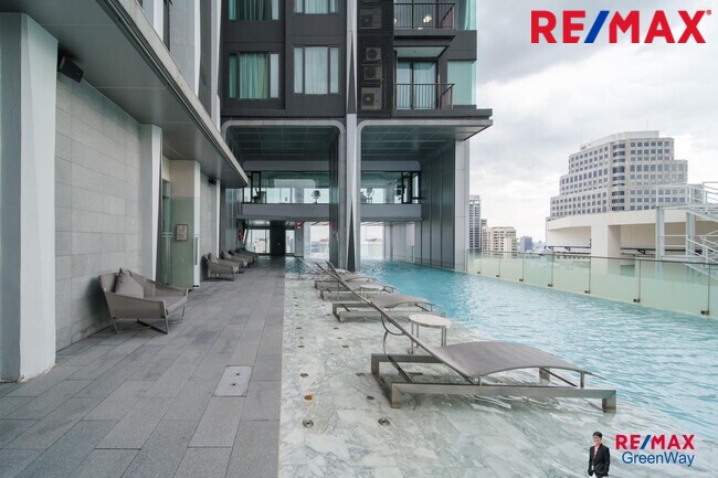 ขายคอนโดสุขุมวิท The Edge Sukhumvit 23 ห้องมุม วิวดี แต่งสวย ติด BTS อโศก และ MRT สุขุมวิท (เช่า 30,000/เดือน)