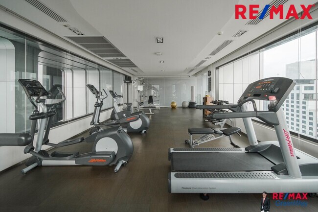 ขายคอนโดสุขุมวิท The Edge Sukhumvit 23 ห้องมุม วิวดี แต่งสวย ติด BTS อโศก และ MRT สุขุมวิท (เช่า 30,000/เดือน)