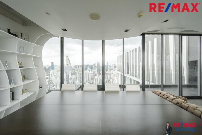 ขายคอนโดสุขุมวิท The Edge Sukhumvit 23 ห้องมุม วิวดี แต่งสวย ติด BTS อโศก และ MRT สุขุมวิท (เช่า 30,000/เดือน)