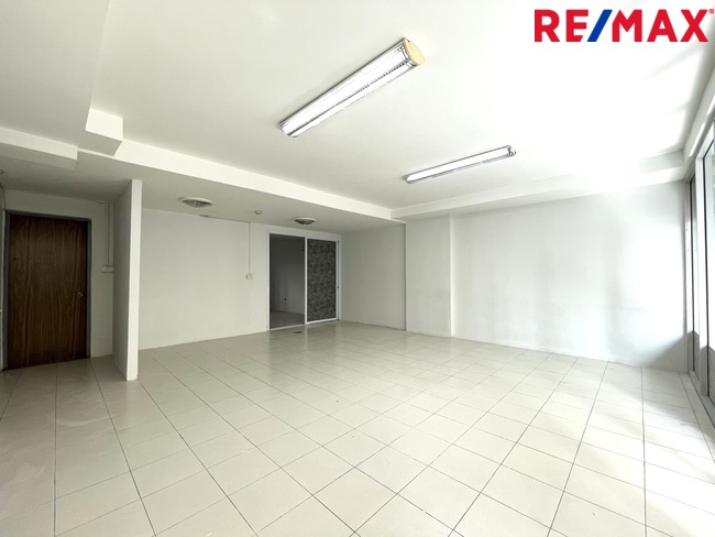 ขายคอนโดใกล้เซ็นทรัลพระราม2 Smart Condo Rama 2 (สมาร์ท คอนโด พระราม 2) บางขุนเทียน16 ห้องชุดชั้น1 เพื่อธุรกิจและอยู่อาศัย