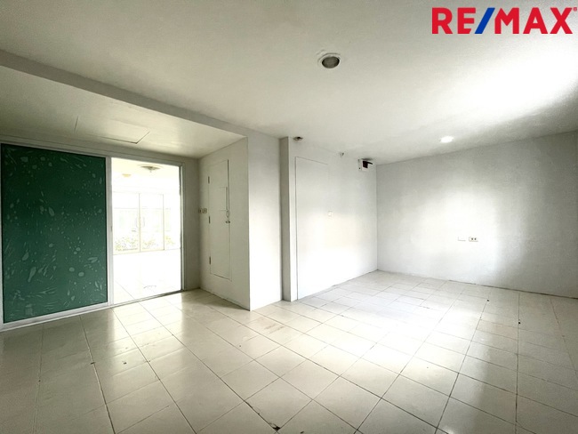 ขายคอนโดใกล้เซ็นทรัลพระราม2 Smart Condo Rama 2 (สมาร์ท คอนโด พระราม 2) บางขุนเทียน16 ห้องชุดชั้น1 เพื่อธุรกิจและอยู่อาศัย
