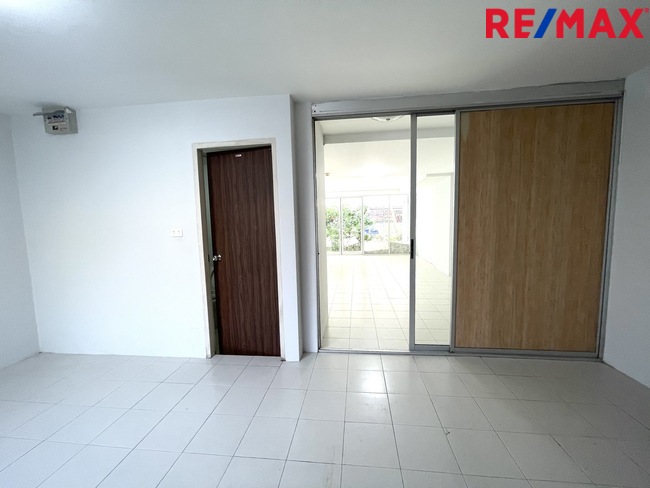 ขายคอนโดใกล้เซ็นทรัลพระราม2 Smart Condo Rama 2 (สมาร์ท คอนโด พระราม 2) บางขุนเทียน16 ห้องชุดชั้น1 เพื่อธุรกิจและอยู่อาศัย