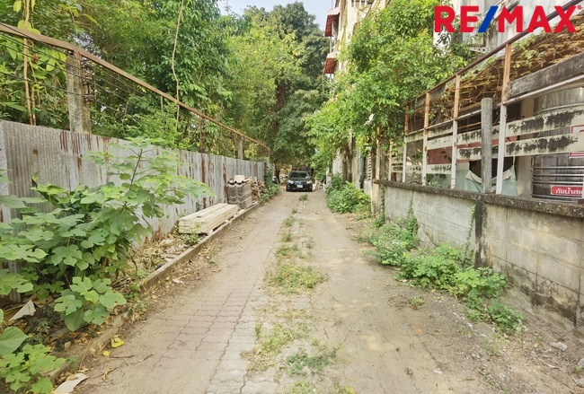 ขาย ที่ดิน พิบูลสงคราม 21 แยก 1 เนื้อที่ 1-0-59 ไร่ หรือ ซอยจามจุรี ใกล้ท่าน้ำนนท์ ใกล้ตลาด ประชาราษฎร์ เพียงตารางวาละ 29,000 บาท
