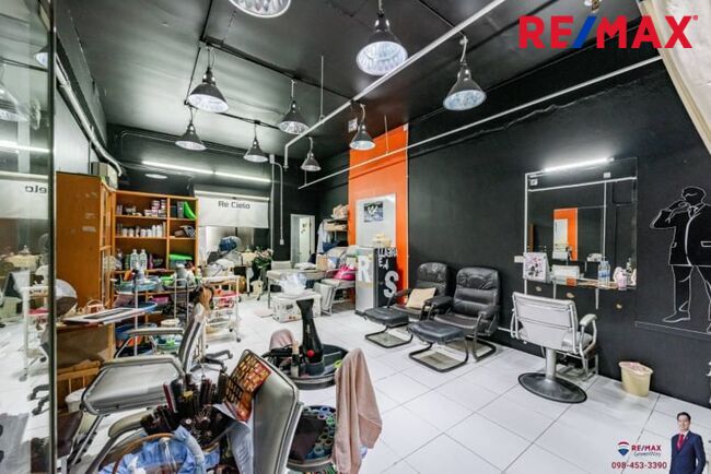 ขาย Office หรือ Retail Shop ที่ Modern Town เอกมัย ใกล้ Donki Mall 190 เมตร (Yield เกือบ 8%)