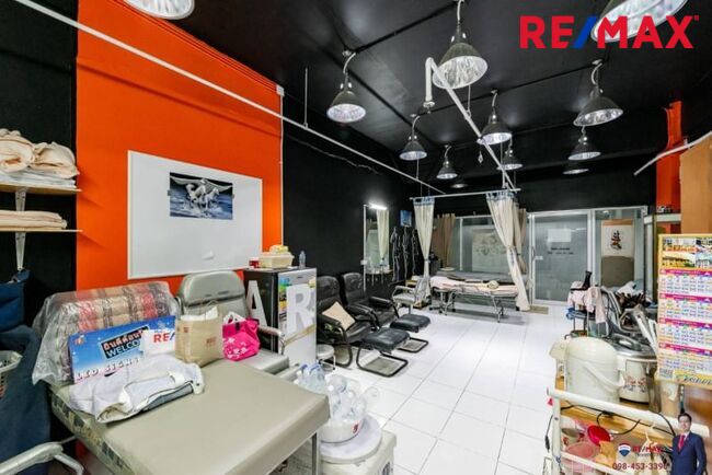 ขาย Office หรือ Retail Shop ที่ Modern Town เอกมัย ใกล้ Donki Mall 190 เมตร (Yield เกือบ 8%)