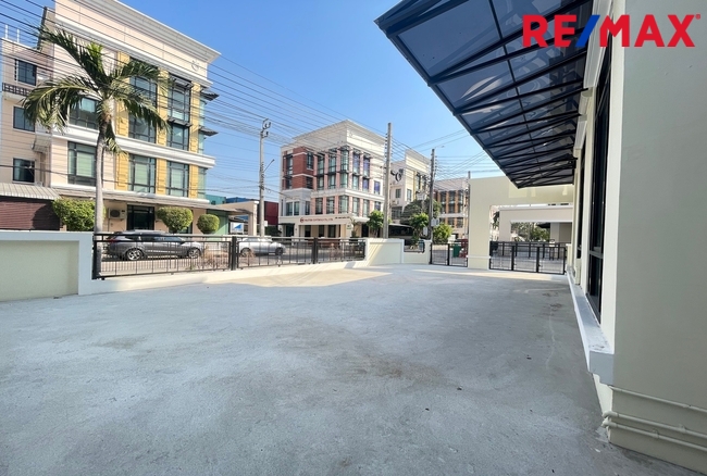 โฮมออฟฟิศบ้านกลางกรุง ออฟฟิศพาร์ค บางนา - ตราด กม.4