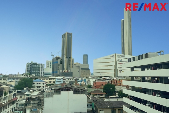 ให้เช่า อาคารสำนักงาน 7 ชั้น ย่านเจริญนคร ใกล้ ICONSIAM เพียง 500 เมตร เดินถึง BTS สะพานตากสิน ทำเลทองฝั่งธน พร้อมที่จอดรถ